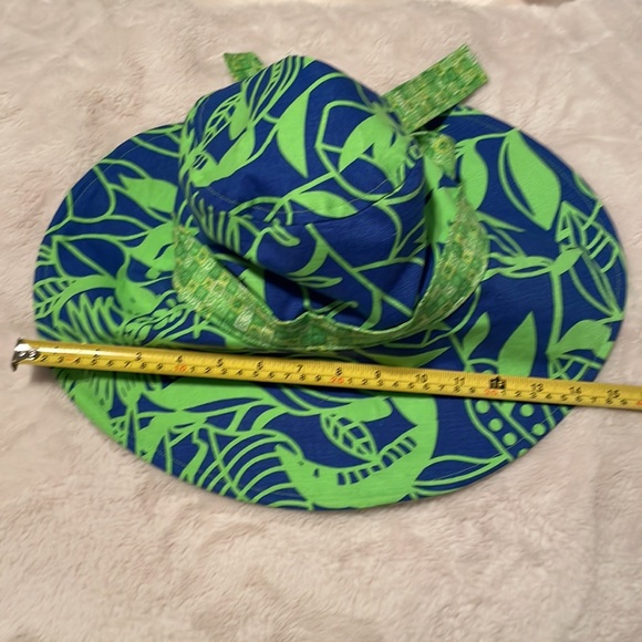 Reversible sun hat - Picture 10 of 11